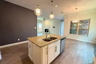 302 Julia Ln, Euless, TX 76040 - Photo 9