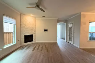 302 Julia Ln, Euless, TX 76040 - Photo 3