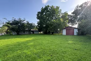 901 W Coffin St, Denison, TX 75020 - Photo 25
