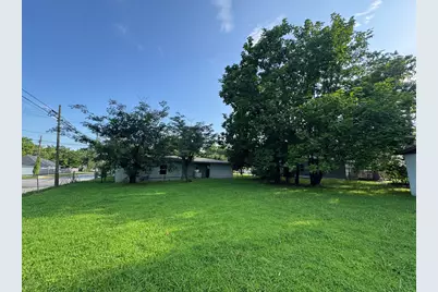 901 W Coffin Street, Denison, TX 75020 - Photo 27