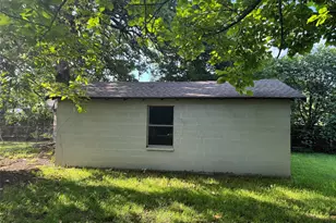 901 W Coffin St, Denison, TX 75020 - Photo 23