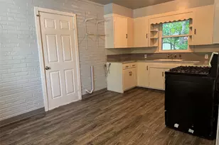 901 W Coffin St, Denison, TX 75020 - Photo 5