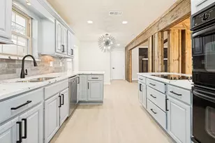 2302 Greenhill Dr, Carrollton, TX 75006 - Photo 9