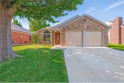 205 Weyland Drive, Grand Prairie, TX 75052 - Photo 1