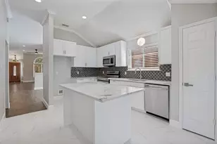 205 Weyland Dr, Grand Prairie, TX 75052 - Photo 9
