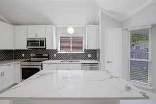 205 Weyland Dr, Grand Prairie, TX 75052 - Photo 13