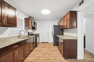 2001 Redman Cir, Dallas, TX 75223 - Photo 11