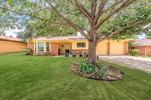 506 E Huitt Ln, Euless, TX 76040 - Photo 1