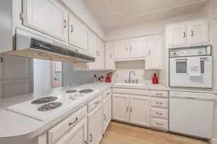 506 E Huitt Ln, Euless, TX 76040 - Photo 11