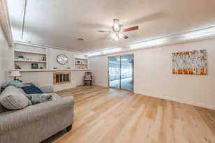 506 E Huitt Ln, Euless, TX 76040 - Photo 5