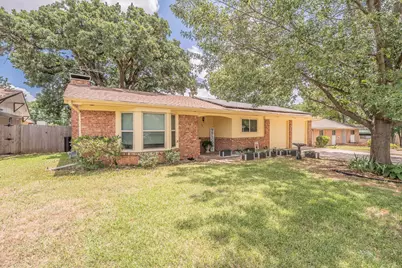 506 E Huitt Lane, Euless, TX 76040 - Photo 3