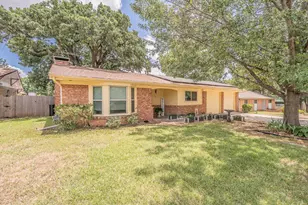 506 E Huitt Ln, Euless, TX 76040 - Photo 3