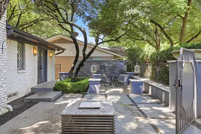 9544 Crestedge Drive, Dallas, TX 75238 - Photo 3