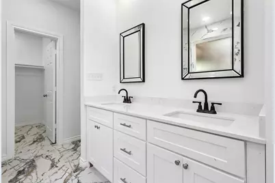 820 N Wood Street, Denton, TX 76209 - Photo 9