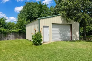 1414 N Binkley Ave, Sherman, TX 75092 - Photo 23