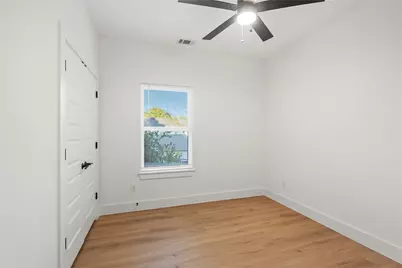 2210 Bethurum, Dallas, TX 75215 - Photo 15