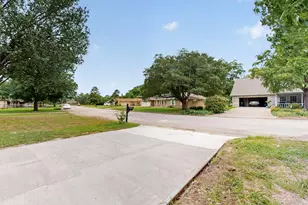 2821 Mccarley Dr, Commerce, TX 75428 - Photo 5