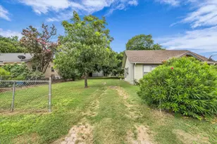1020 Fisher St, Bellmead, TX 76705 - Photo 5