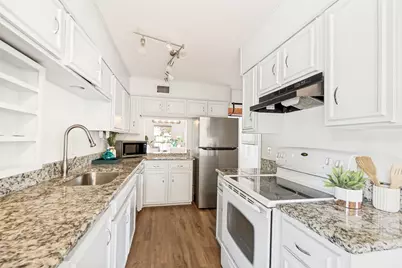 13747 Flagstone Lane, Dallas, TX 75240 - Photo 9