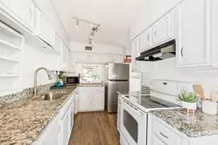 13747 Flagstone Ln, Dallas, TX 75240 - Photo 9