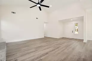113 Country View Ln, Garland, TX 75043 - Photo 3