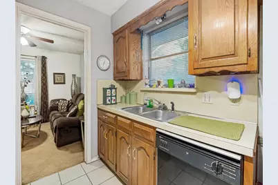 7133 Bayberry Lane, Dallas, TX 75249 - Photo 7