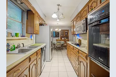 7133 Bayberry Lane, Dallas, TX 75249 - Photo 9