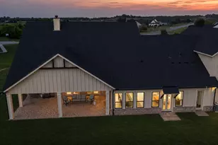 985 Vest Ln, Pilot Point, TX 76258 - Photo 9