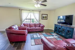 7077 Seton Hall Dr, Fort Worth, TX 76120 - Photo 9