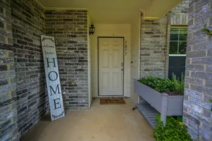 7077 Seton Hall Dr, Fort Worth, TX 76120 - Photo 5