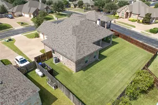1100 Wessex Dr, Woodway, TX 76712 - Photo 3