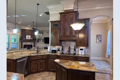 9707 Trinity Court, Granbury, TX 76049 - Photo 15