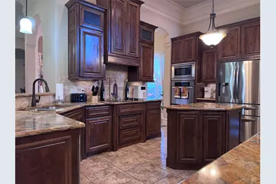 9707 Trinity Court, Granbury, TX 76049 - Photo 11