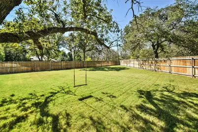9707 Trinity Court, Granbury, TX 76049 - Photo 35
