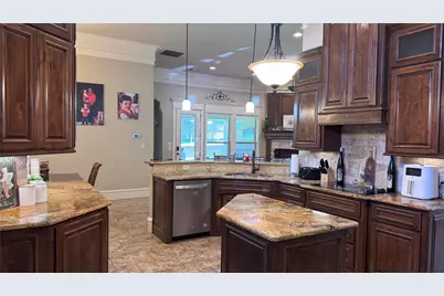 9707 Trinity Court, Granbury, TX 76049 - Photo 13
