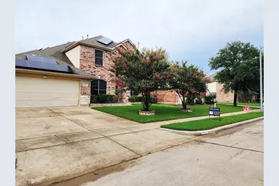 1024 Fair Oaks Drive, Grand Prairie, TX 75052 - Photo 1