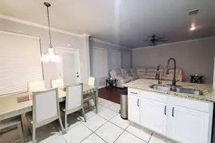 1024 Fair Oaks Dr, Grand Prairie, TX 75052 - Photo 11