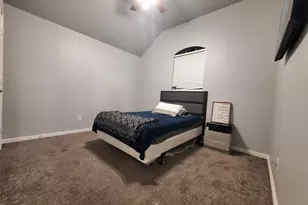 1024 Fair Oaks Dr, Grand Prairie, TX 75052 - Photo 37
