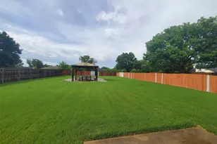 1024 Fair Oaks Dr, Grand Prairie, TX 75052 - Photo 35