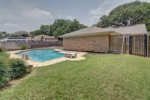 2208 Cambridge Dr, Hurst, TX 76054 - Photo 25