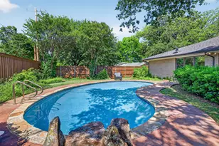 7141 Twin Tree Ln, Dallas, TX 75214 - Photo 17