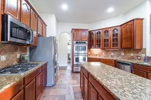 924 Brentwood Dr, Murphy, TX 75094 - Photo 9