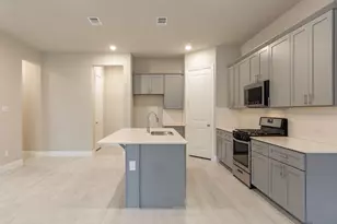 913 Ponds Edge Ln, Euless, TX 76040 - Photo 9