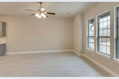 913 Ponds Edge Lane, Euless, TX 76040 - Photo 5