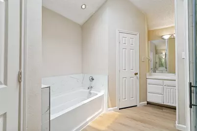 7604 Blossom Drive, Fort Worth, TX 76133 - Photo 19