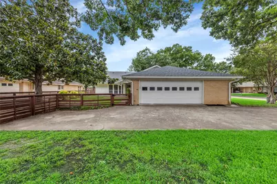 13826 Wooded Creek Court, Farmers Branch, TX 75244 - Photo 35