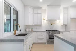 10564 Cox Ln, Dallas, TX 75229 - Photo 11
