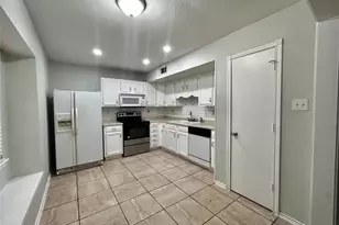 4205 Greencrest Dr, Arlington, TX 76016 - Photo 9
