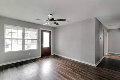 412 E Fogg Street, Fort Worth, TX 76110 - Photo 3