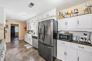 520 Thompson Dr, Saginaw, TX 76179 - Photo 11